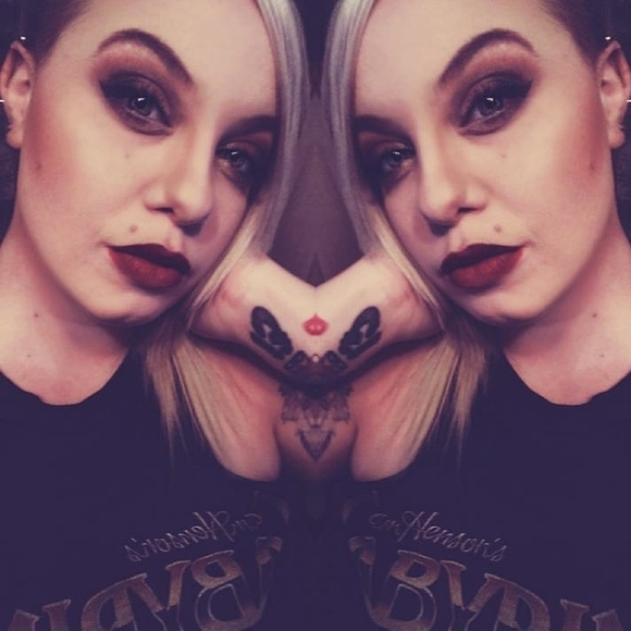 Meet your Posher, Melissa - Picture 1 of 1